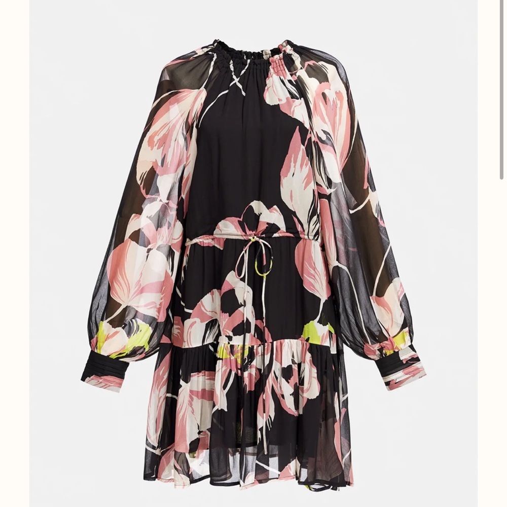 Gorgeous drawstring waist dress worn twice